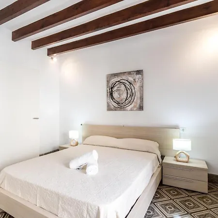 Historic Townhouse Casa Bugera 3 Bedrooms Private Pool Walking Distance To Centre * Pollenca